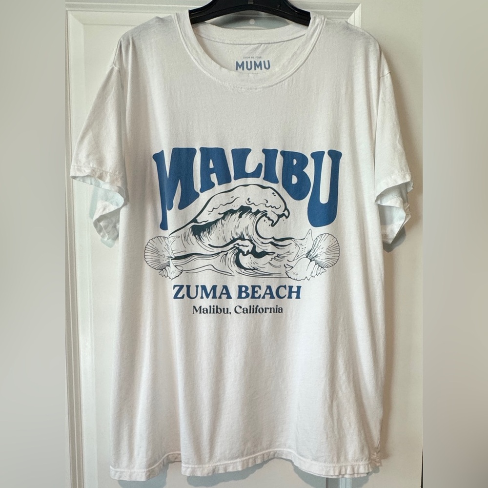 Show me your MuMu White Graphic Tee with Blue Print - Picture 5 of 9